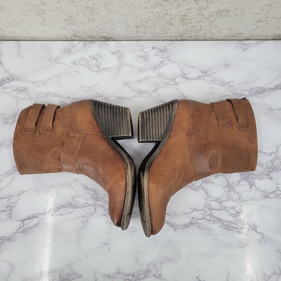 Lucky Brand Tommie Women's Brown Leather Ankle Boots with Buckle Detail - Picture 3 of 12